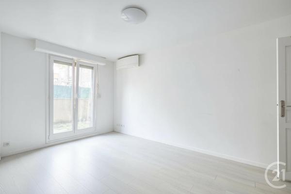 Appartement F3 à vendre  3 pièces - 77 m2 AUBERVILLIERS - 93
