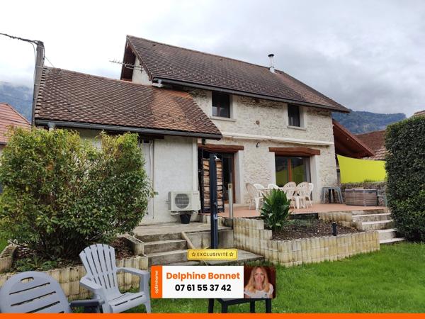 Centre village St Joseph de Rivière, très belle maison en pierre 110 m2 habitables avec terrain de 1 065 m2