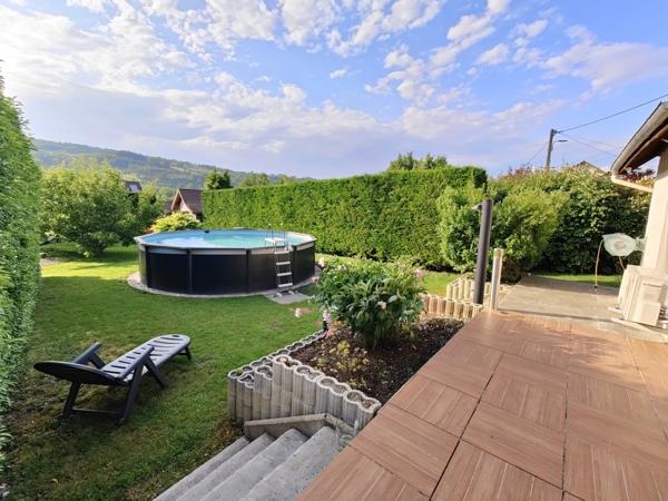 Centre village St Joseph de Rivière, très belle maison en pierre 110 m2 habitables avec terrain de 1 065 m2