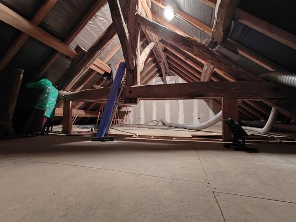 Centre village St Joseph de Rivière, très belle maison en pierre 110 m2 habitables avec terrain de 1 065 m2