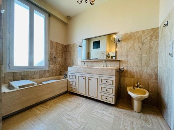 Appartement d'exception au coeur de Rochefort - 4 pièces - 139,20 m²