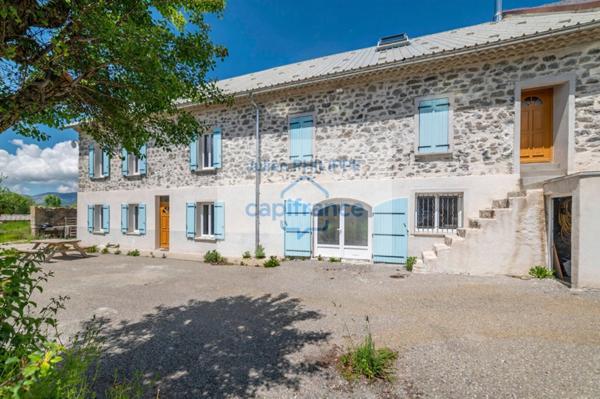 Corps de ferme à vendre 7 pièces ANCELLE (05)