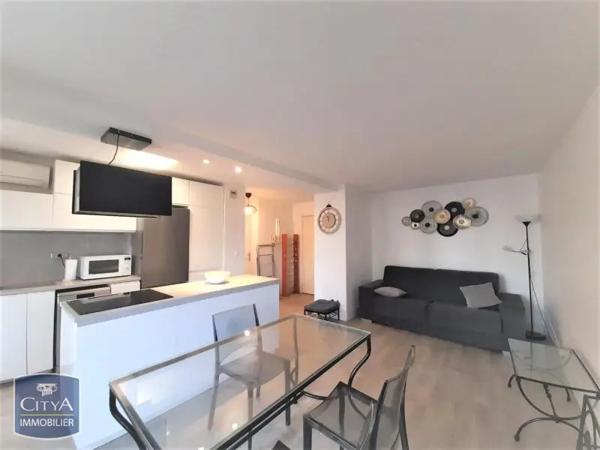 Appartement à louer 2 pièces 43.43m² Fréjus (83600)