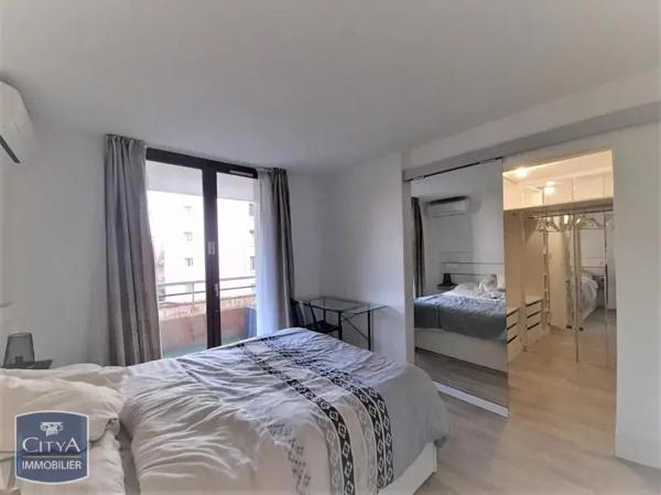 Appartement à louer 2 pièces 43.43m² Fréjus (83600)