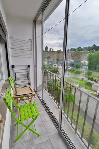 Dernier étage avec balcon, calme et confort à Beaucourt !