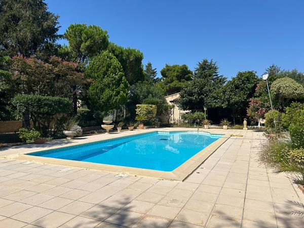 Maison proche CARCASSONNE avec parc arboré et piscine