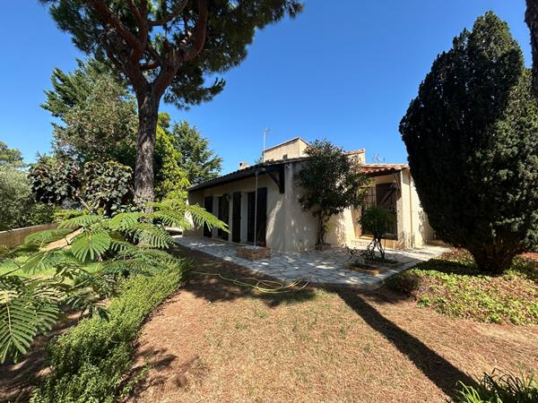 Maison proche CARCASSONNE avec parc arboré et piscine
