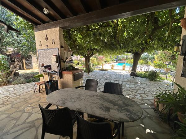 Maison proche CARCASSONNE avec parc arboré et piscine