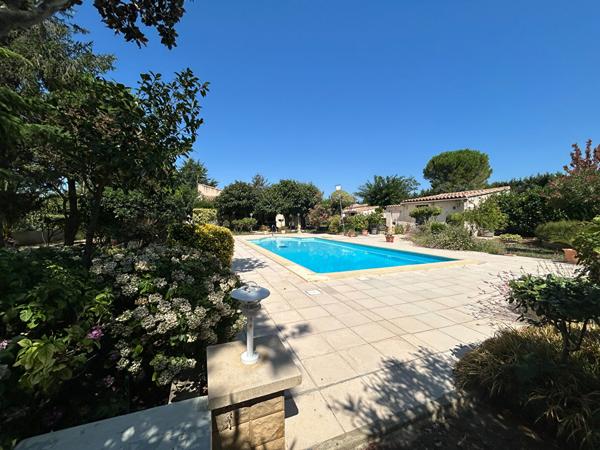 Maison proche CARCASSONNE avec parc arboré et piscine