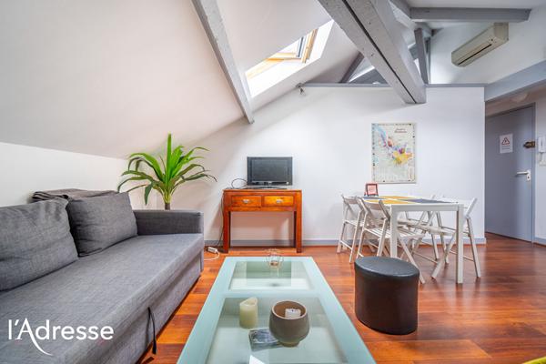 BORDEAUX SACRE COEUR - T2/T3 rénové au dernier étage