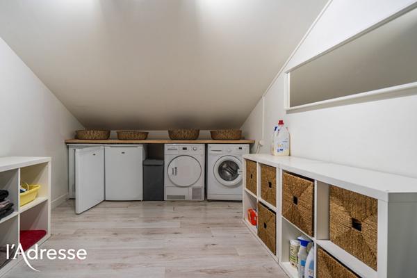 BORDEAUX SACRE COEUR - T2/T3 rénové au dernier étage