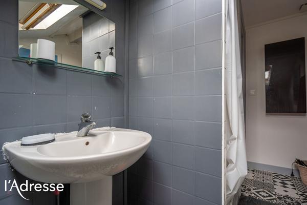 BORDEAUX SACRE COEUR - T2/T3 rénové au dernier étage