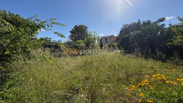 Vente
                Terrain391 m² - BRUGES (33520)