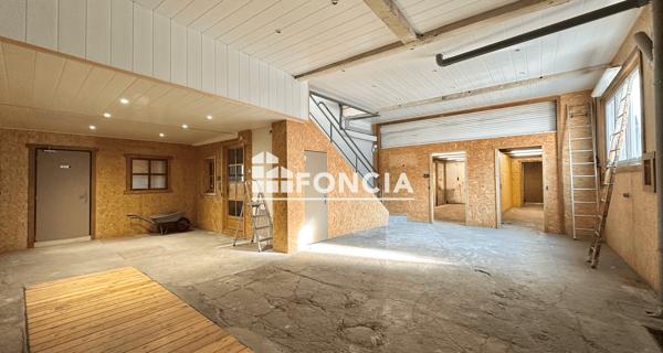 À vendre Local commercial 170.85 m² - Megève 74120