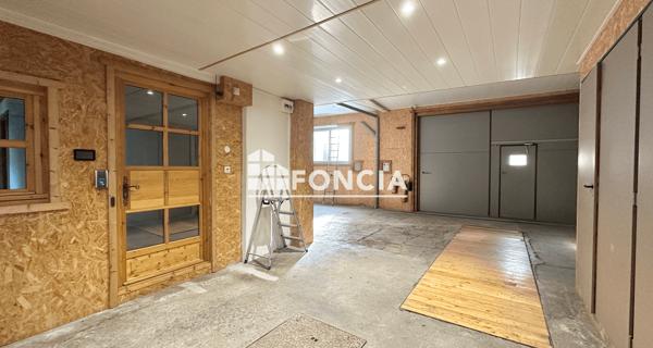 À vendre Local commercial 170.85 m² - Megève 74120