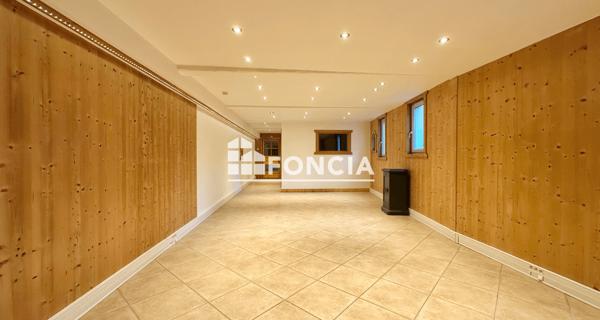À vendre Local commercial 170.85 m² - Megève 74120