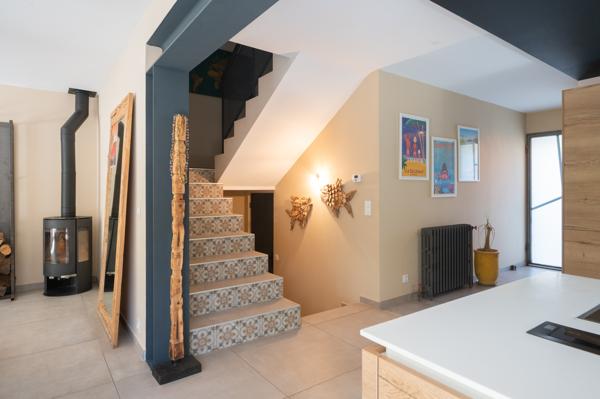 En exclusivité : Villa contemporaine avec piscine.
