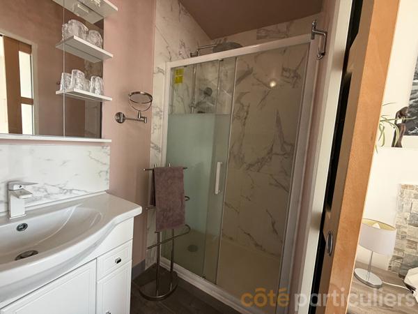 Vente
                Immeuble92 m² - 5 Pièces -
                    LIGNIERES (18160)