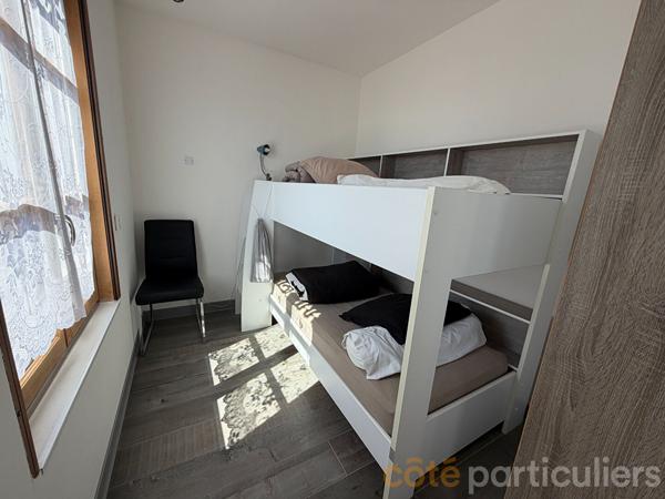 Vente
                Immeuble92 m² - 5 Pièces -
                    LIGNIERES (18160)