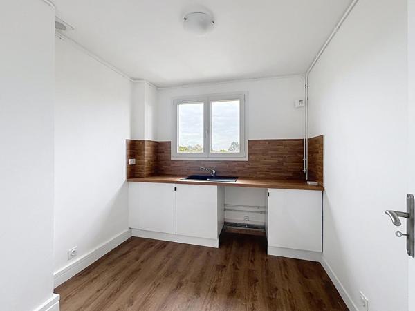 Appartement 3 pièces rénové avec balcon, cave et parking - Chelles