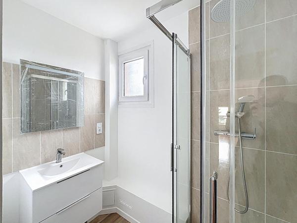 Appartement 3 pièces rénové avec balcon, cave et parking - Chelles