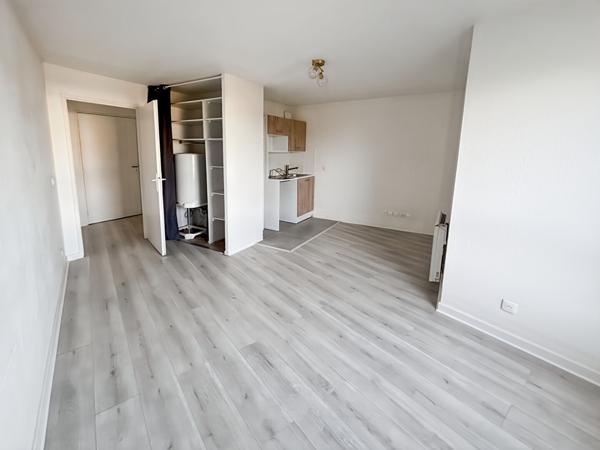 À LOUER - STUDIO - BRETIGNY/O