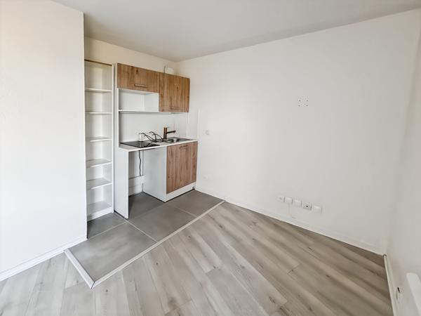 À LOUER - STUDIO - BRETIGNY/O