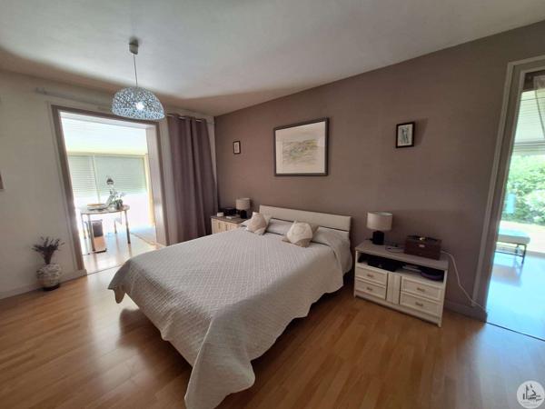 Maison confortable sur les hauteurs du villeneuvoi