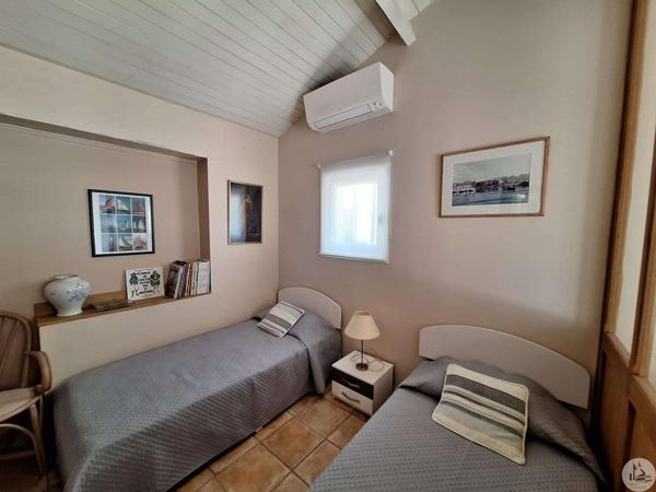 Maison confortable sur les hauteurs du villeneuvoi