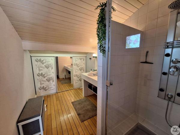 Maison confortable sur les hauteurs du villeneuvoi