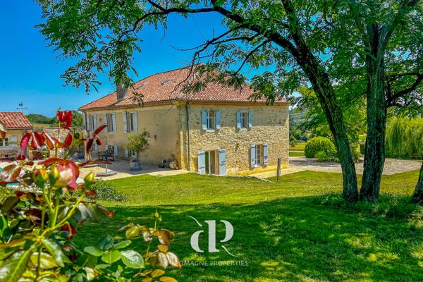 Vic-Fezensac (32190) Maison en pierre sur 4 hectares de prairies de fleurs sauvages