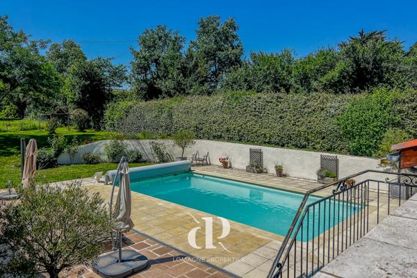 Vic-Fezensac (32190) Maison en pierre sur 4 hectares de prairies de fleurs sauvages