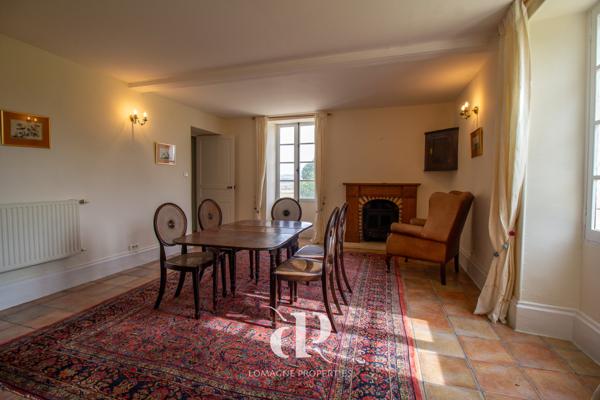 Vic-Fezensac (32190) Maison en pierre sur 4 hectares de prairies de fleurs sauvages