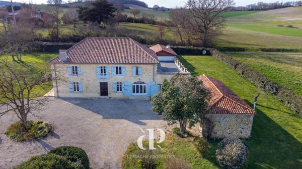 Vic-Fezensac (32190) Maison en pierre sur 4 hectares de prairies de fleurs sauvages