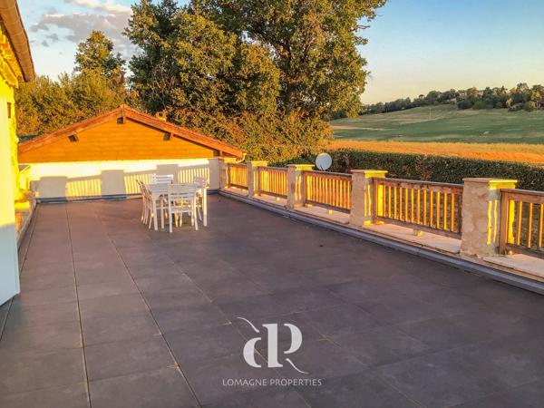 Vic-Fezensac (32190) Maison en pierre sur 4 hectares de prairies de fleurs sauvages