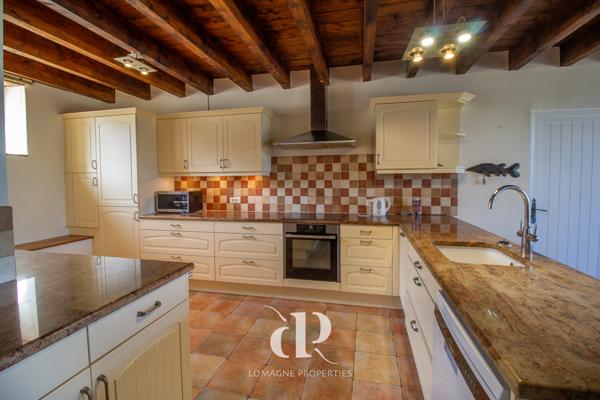 Vic-Fezensac (32190) Maison en pierre sur 4 hectares de prairies de fleurs sauvages