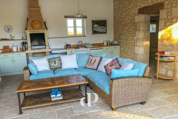 Vic-Fezensac (32190) Maison en pierre sur 4 hectares de prairies de fleurs sauvages