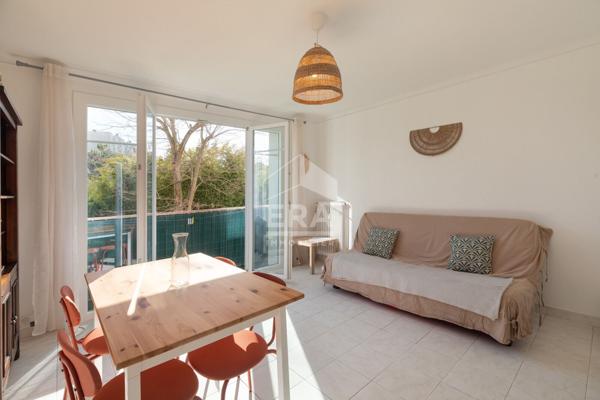 3 pièces traversant en très bon état