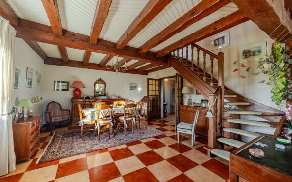 Maison à vendre    5 pièces • 196 m2 Saubrigues