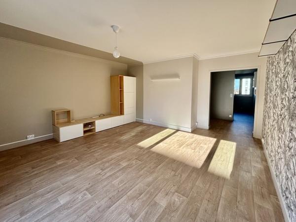 Appartement 234 300 € Tours 5 p 79,7 m² DPE D