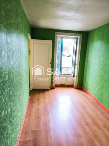 MAISON DE VILLE A PONS - AVIS AUX AMATEURS DE PROJETS !