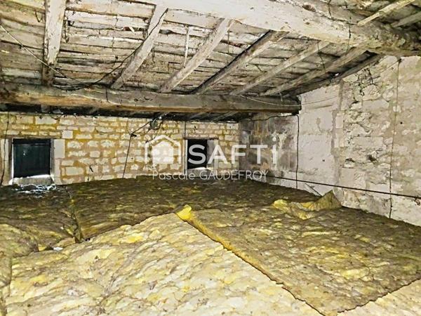 MAISON DE VILLE A PONS - AVIS AUX AMATEURS DE PROJETS !