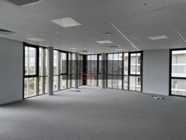 Bureau de 1245 m² à louer à Bordeaux Euratlantique