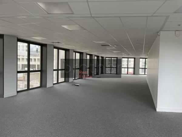 Bureau de 1245 m² à louer à Bordeaux Euratlantique