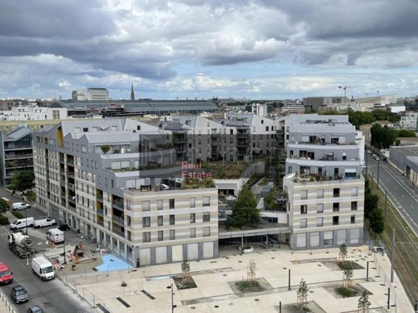 Bureau de 1245 m² à louer à Bordeaux Euratlantique