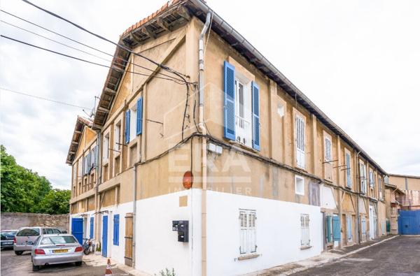 Appartement Marseille 1 pièce 36 m2 Pont de vivaux  INVESTISSEMENT CALME -LUMINEUX  DERNIER ÉTAGE