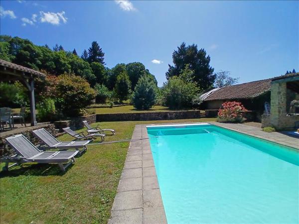 Maison à vendre |  Nantiat |  5 pièces | 145 m²