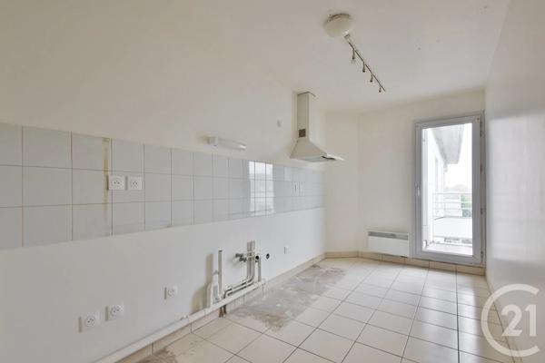 Appartement F4 à vendre  4 pièces - 107,93 m 2   SURESNES  - 92