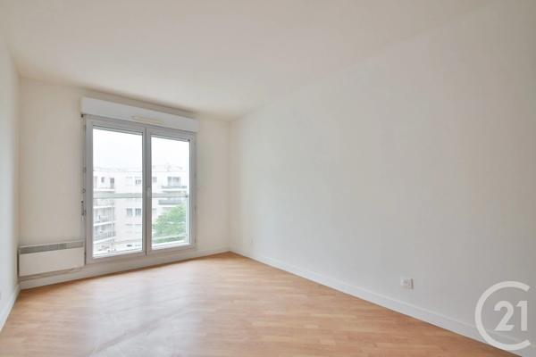 Appartement F4 à vendre  4 pièces - 107,93 m 2   SURESNES  - 92