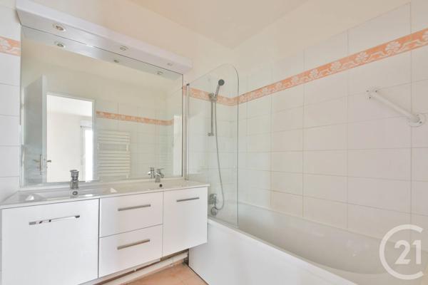 Appartement F4 à vendre  4 pièces - 107,93 m 2   SURESNES  - 92